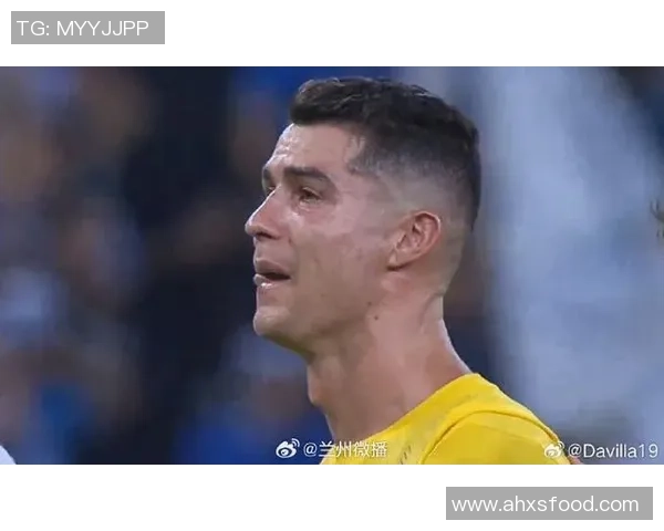 因失误泪洒赛场哭泣的足球巨星背后的心酸与坚持