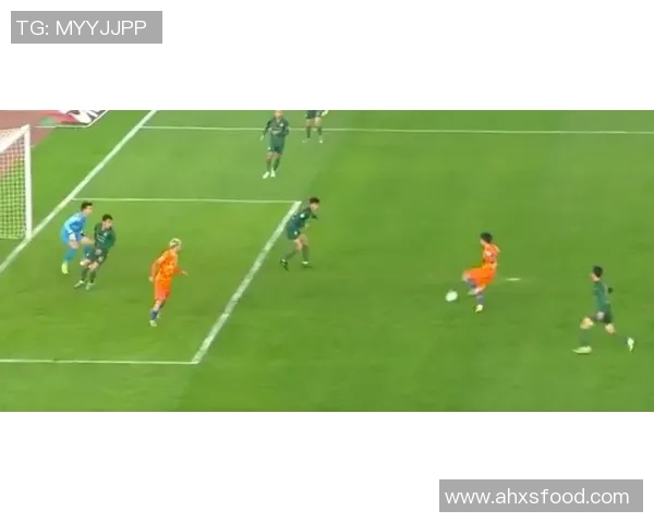 将足球当作人踢的球星是谁 他的疯狂行为引发了全球关注 将足球当作人踢的球星是谁 他的疯狂行为引发了全球关注