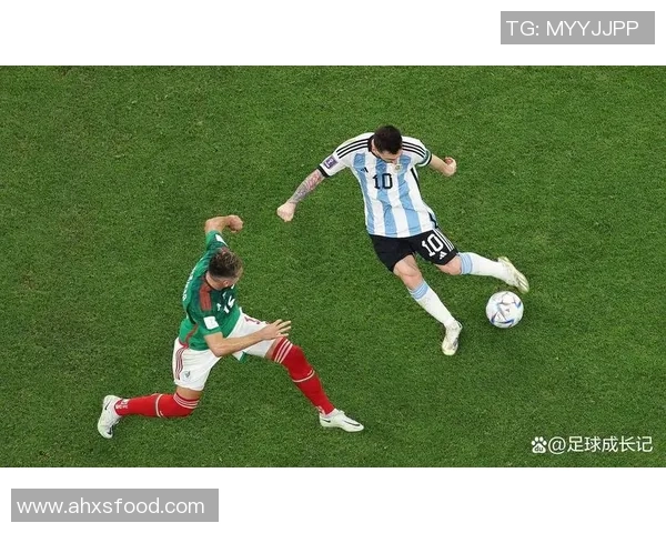 当足球巨星用手势说话场上每个动作都是独特语言