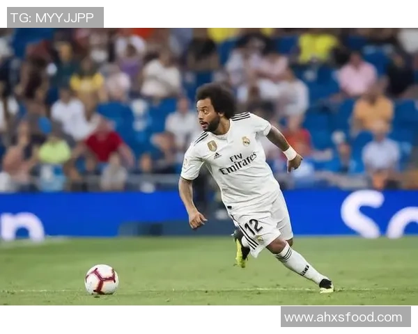 足球中场球星绰号揭秘：从魔术师到指挥官，他们背后的故事与寓意