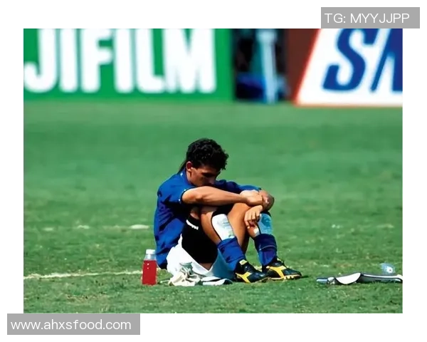 足球球星吃泡面背后的故事 揭示明星们的平民饮食与日常生活 足球球星吃泡面背后的故事 揭示明星们的平民饮食与日常生活