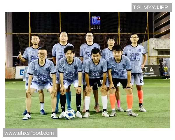 足球球星时尚穿搭大揭秘展现场外魅力与个性风采